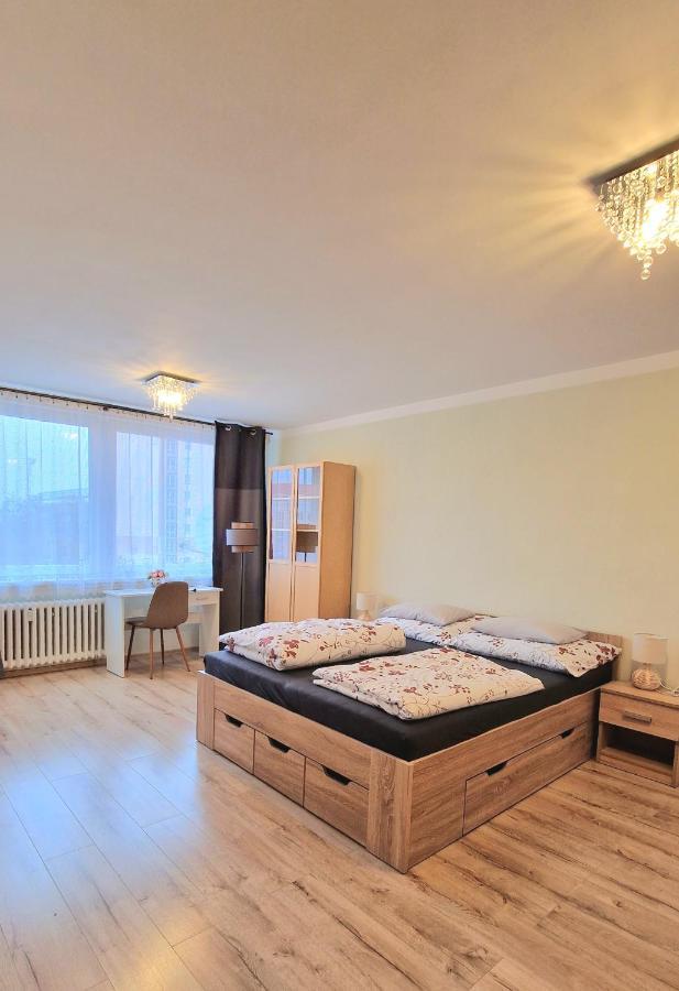 Tepla Appartement Teplice Buitenkant foto